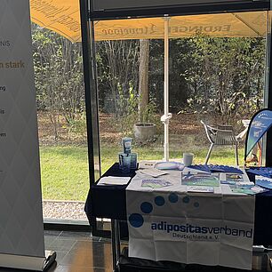 Ausstellerstand vom Adipositas Bündnis auf den Interdisziplinären Adipositas Tagen 2026 in München.