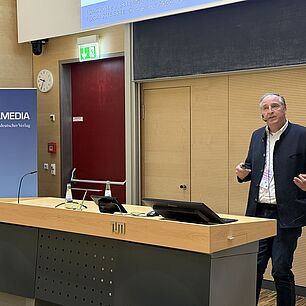 Prof. Dr. Paul Pfluger spricht auf den Interdisziplinären Adipositastagen 2025 München