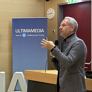 Fachbeirat, Dr. Gert Bischoff spricht auf den IAT 2025